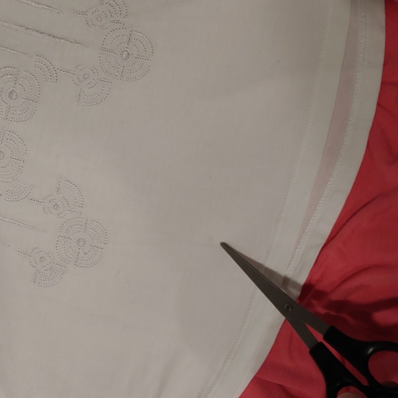 Old Navy Brand 3 pack of Tanks Size Medium - Picture 6 of 6